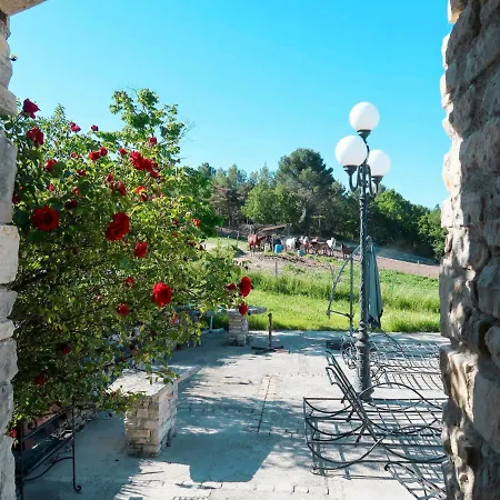 Holiday home Campagne Saint-jean 122s Pierrerue (Alpes-de-Haute-Provence)